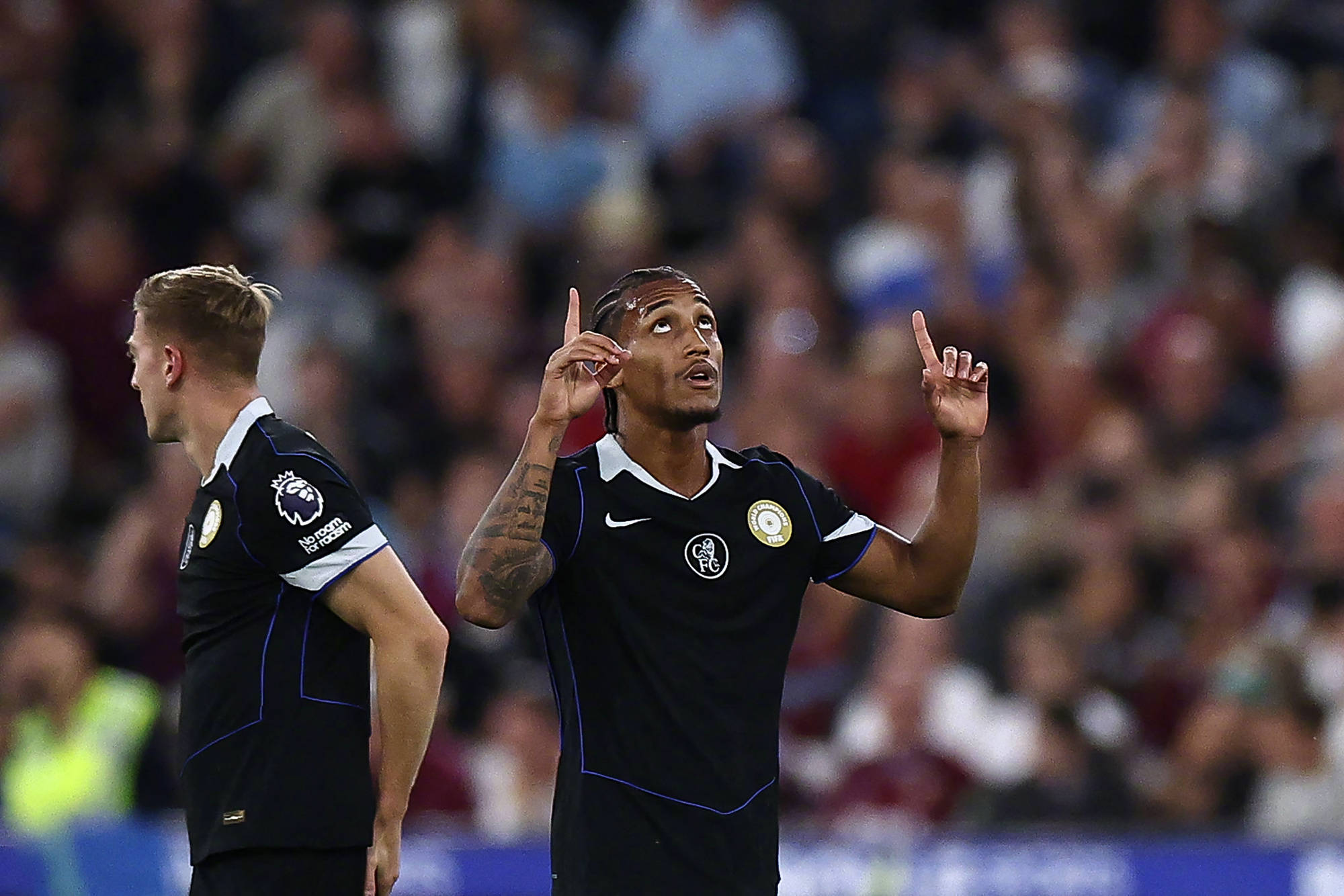 关于德罗巴迎来七赛季出色发挥，切尔西观众热烈欢呼！热度持续攀升的信息