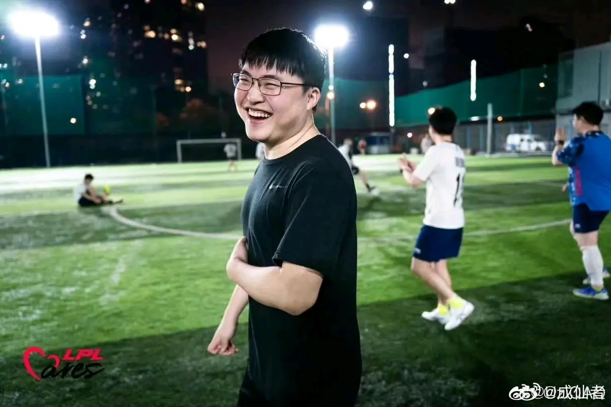 Uzi在C9比赛中反败为胜,出色发挥引发热议!再创辉煌时刻的简单介绍 Uzi在C9比赛中反败为胜,出色发挥引发热议!再创辉煌时刻的简单介绍