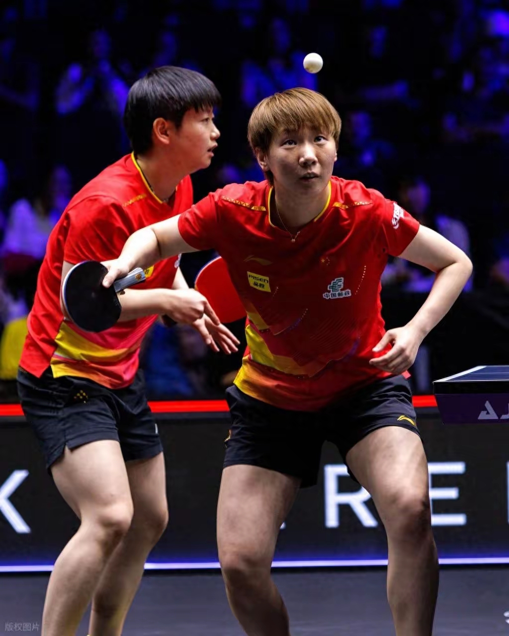  孙颖莎哭了樊振东安慰 